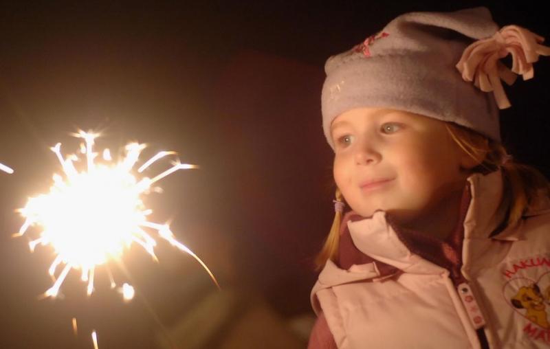 Ура, каникулы! Пиротехника, которую можно запускать с детьми - Удомля | udomlya.salutsklad.ru